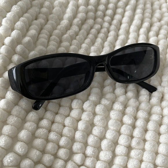 Jones New York. Sunglasses. - Picture 1 of 4